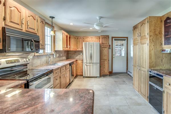 36 Brookbridge Road Stoneham, MA 02180 - Photo 11 of 30 Gallery Image 11