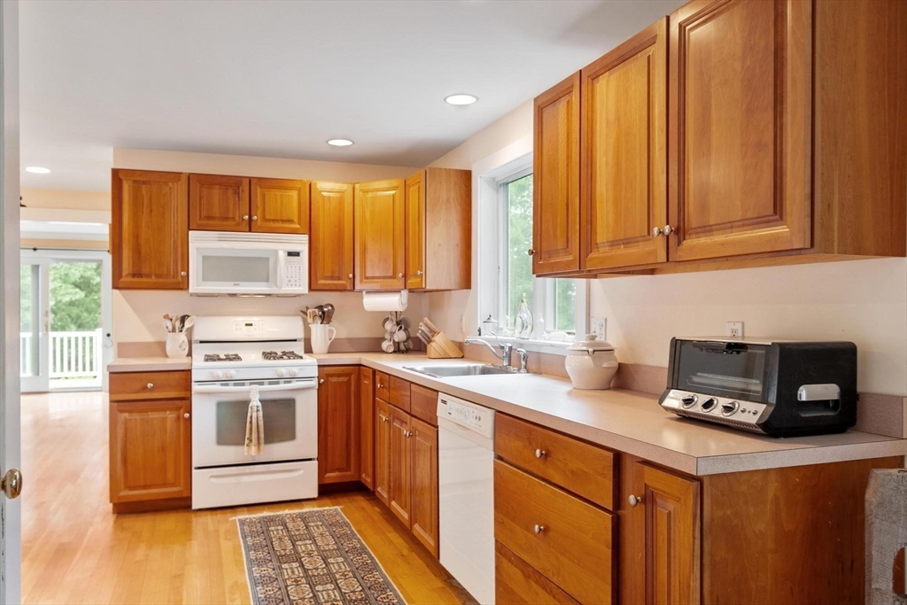 165 Old Stow Road Concord, MA 01742 - Photo 7 of 27