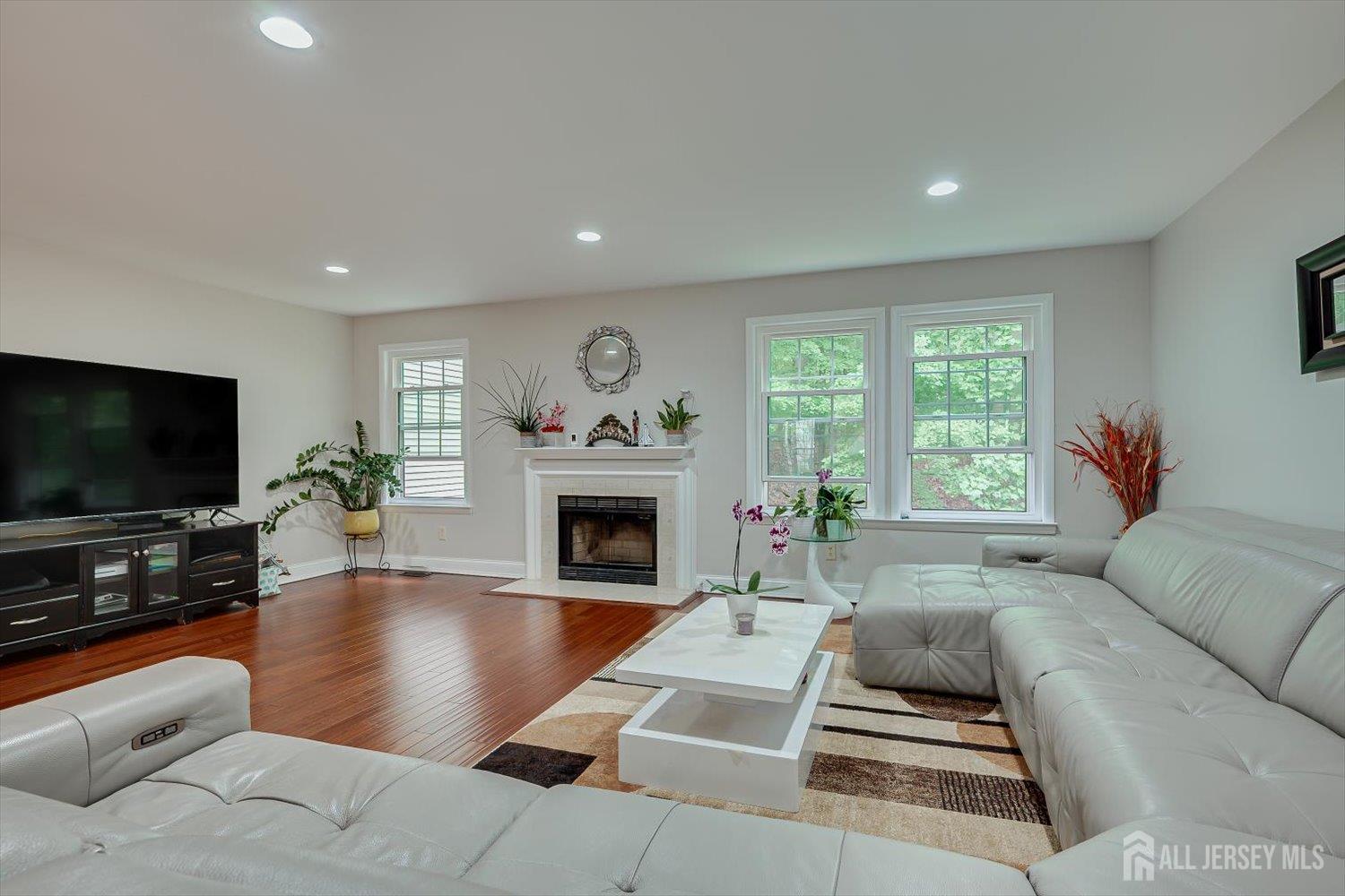 4506 Stonehedge Road Edison, NJ 08820 - Photo 18 of 51