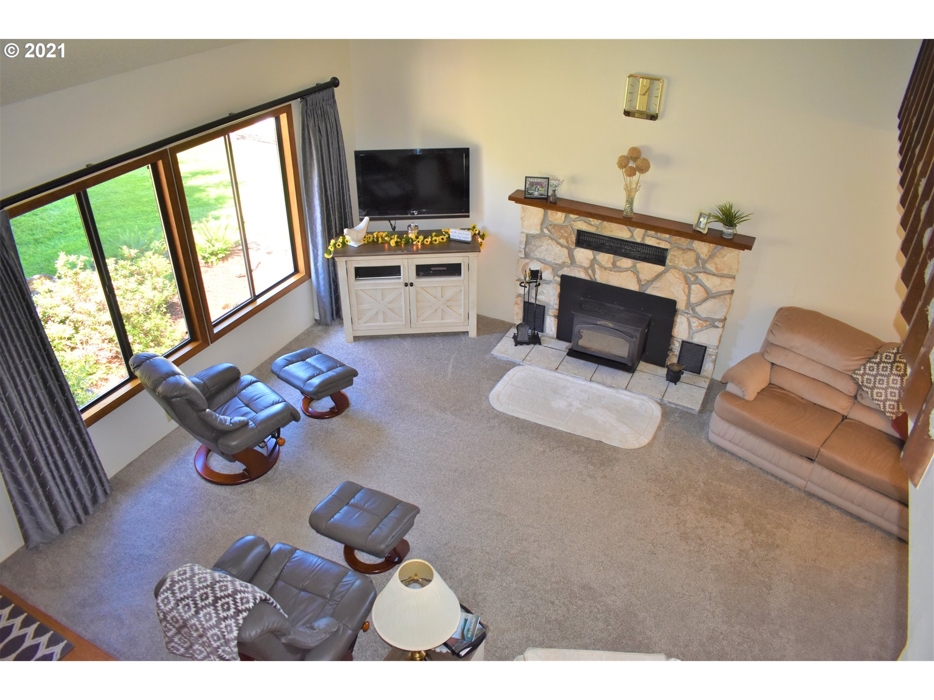 81083 Beach Road Creswell, OR 97426 - Photo 3 of 32 Gallery Image 3