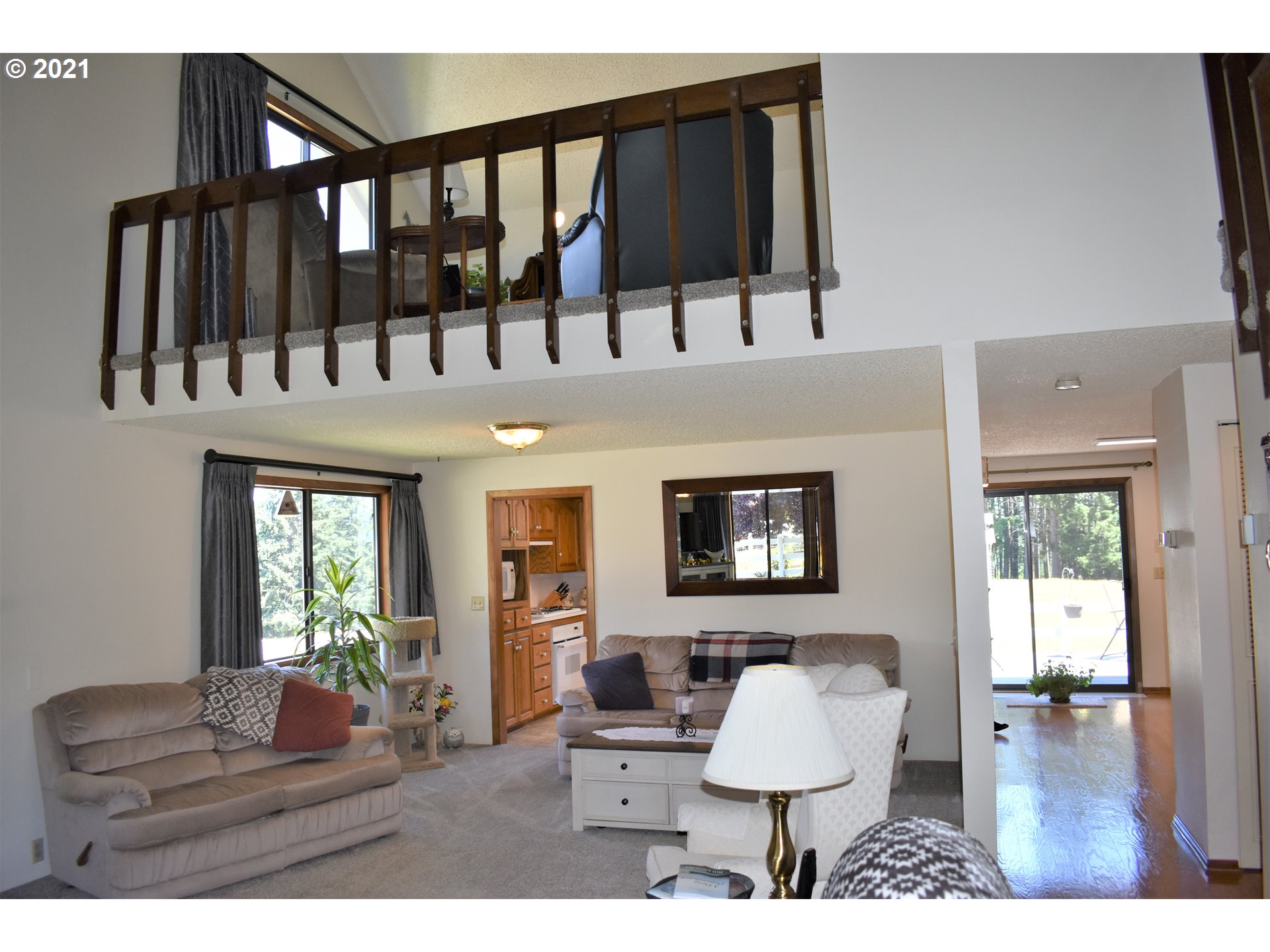 81083 Beach Road Creswell, OR 97426 - Photo 4 of 32 Gallery Image 4