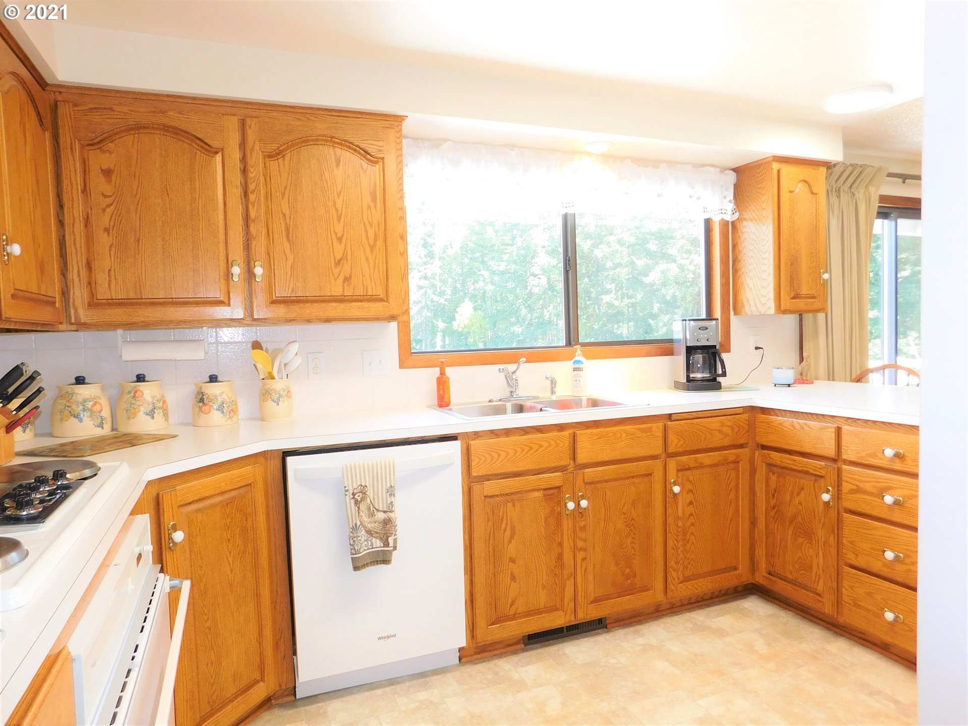 81083 Beach Road Creswell, OR 97426 - Photo 5 of 32 Gallery Image 5