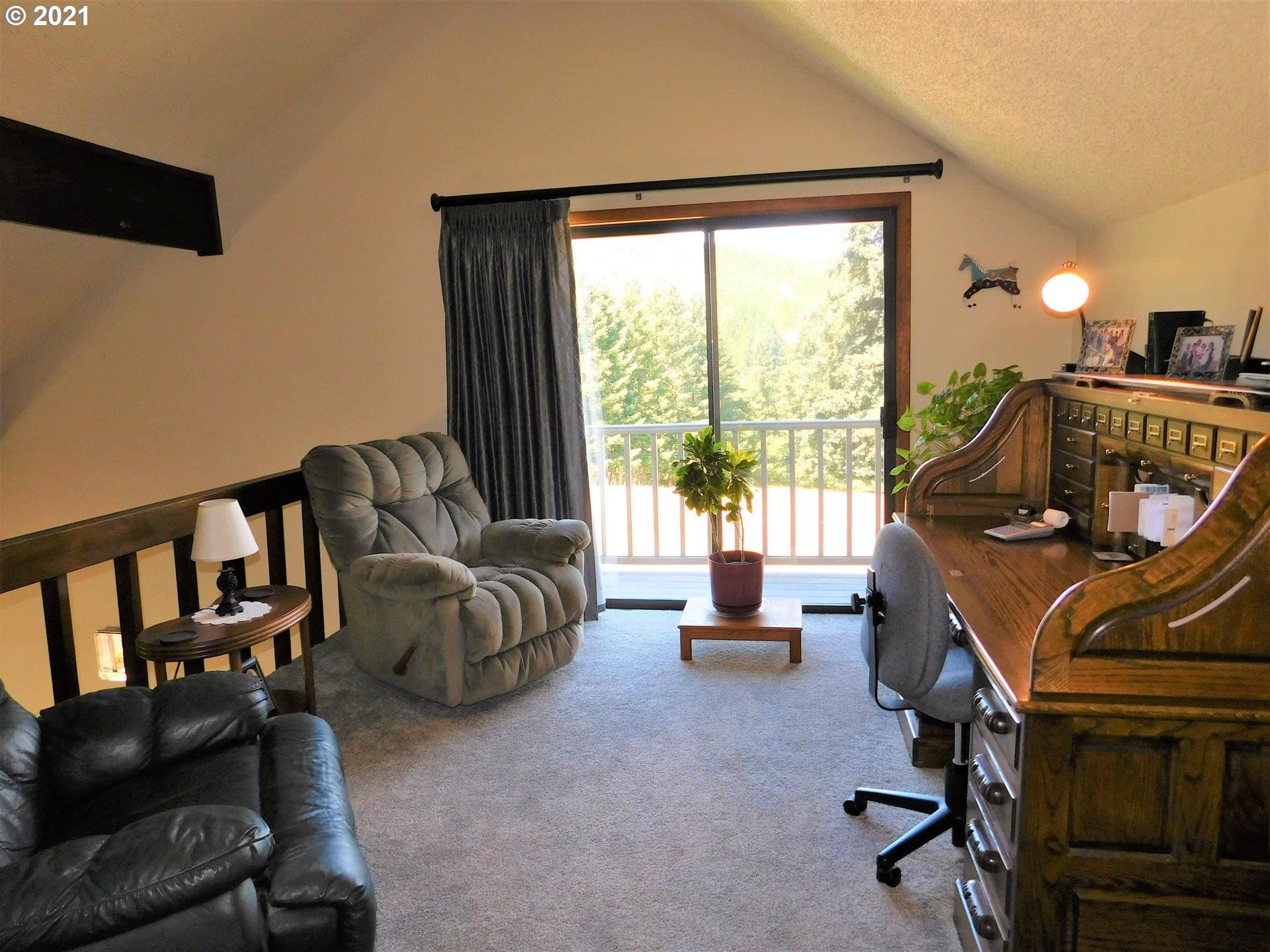 81083 Beach Road Creswell, OR 97426 - Photo 9 of 32 Gallery Image 9