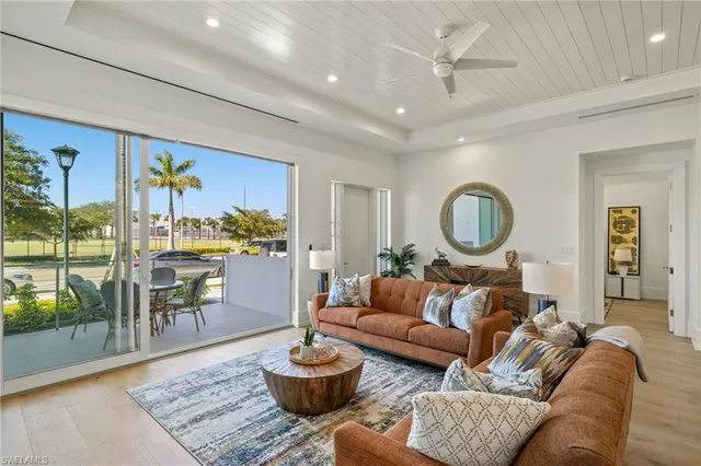 $2,695,000 | 201 8th Street South, Unit 104, Naples, FL 34102