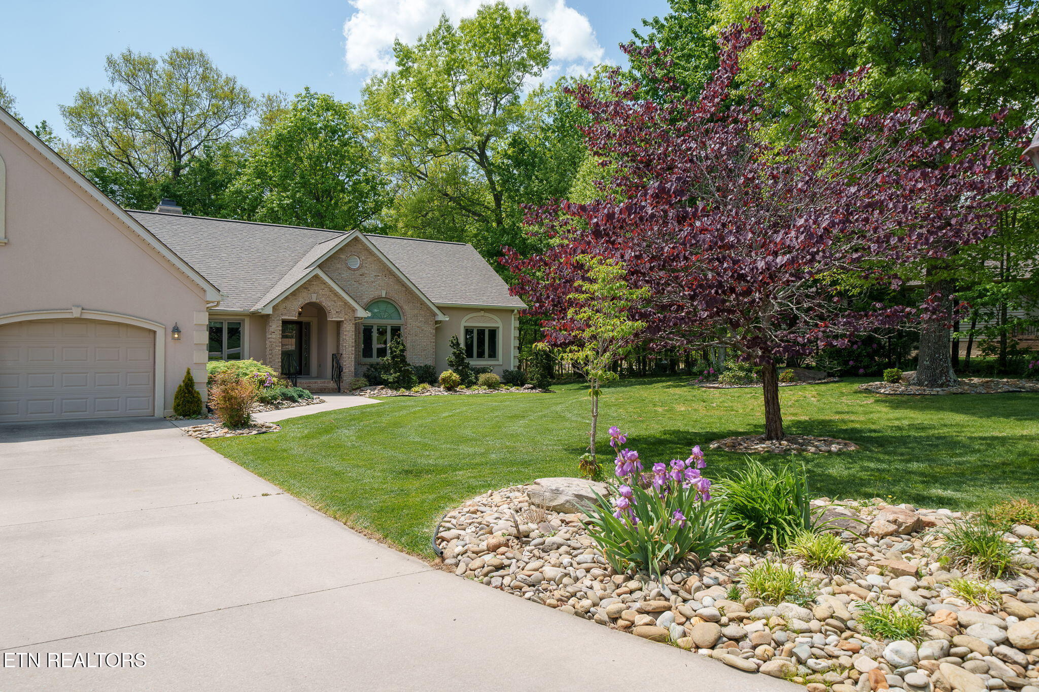 104 Hickory Ridge Lane Crossville, TN 38558 - Photo 8 of 53 Front of house (4)