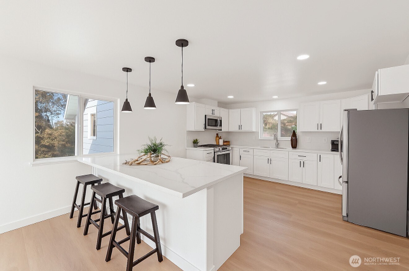 8305 Duncan Avenue South Seattle, WA 98118 - Photo 2 of 23