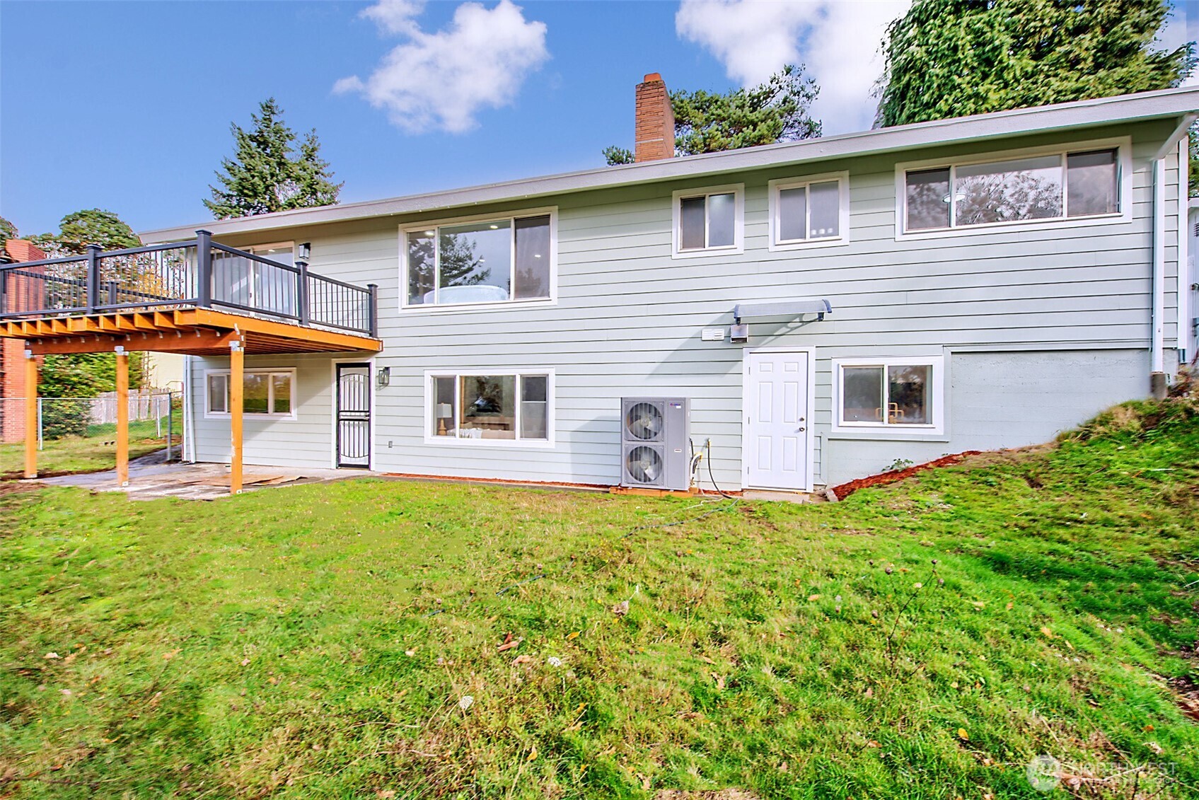 8305 Duncan Avenue South Seattle, WA 98118 - Photo 21 of 23