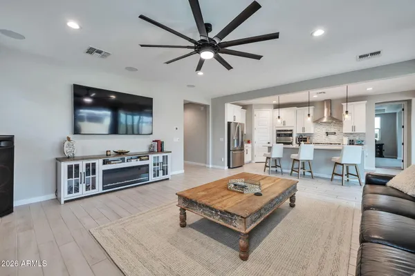 $540,000 | 7526 West Jones Avenue, Phoenix, AZ 85043