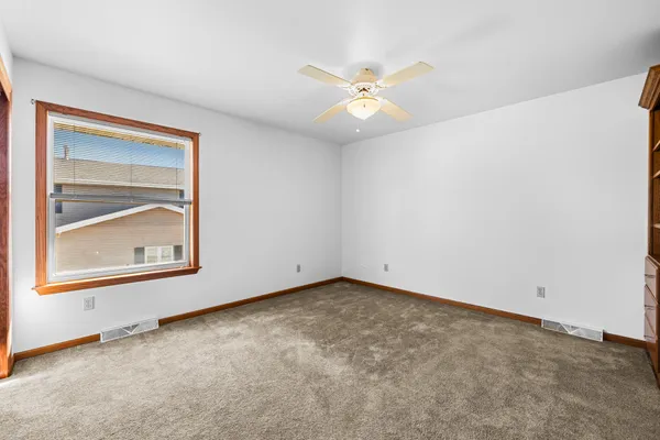 $335,000 | 6814 Diane Drive, Newburg, WI 53090