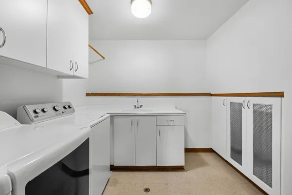 $335,000 | 6814 Diane Drive, Newburg, WI 53090