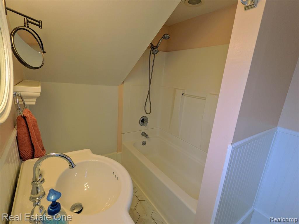 819 West Grand River Road Howell, MI 48843 - Photo 31 of 63