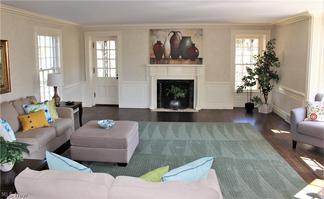 7123 Cedar Road Chesterland, OH 44026 - Photo 12 of 35 The Great Room also has an exit to the East Porch.