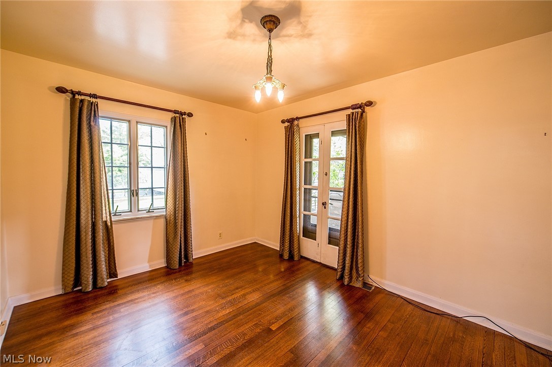 971 Englewood Road Cleveland Heights, OH 44121 - Photo 11 of 31