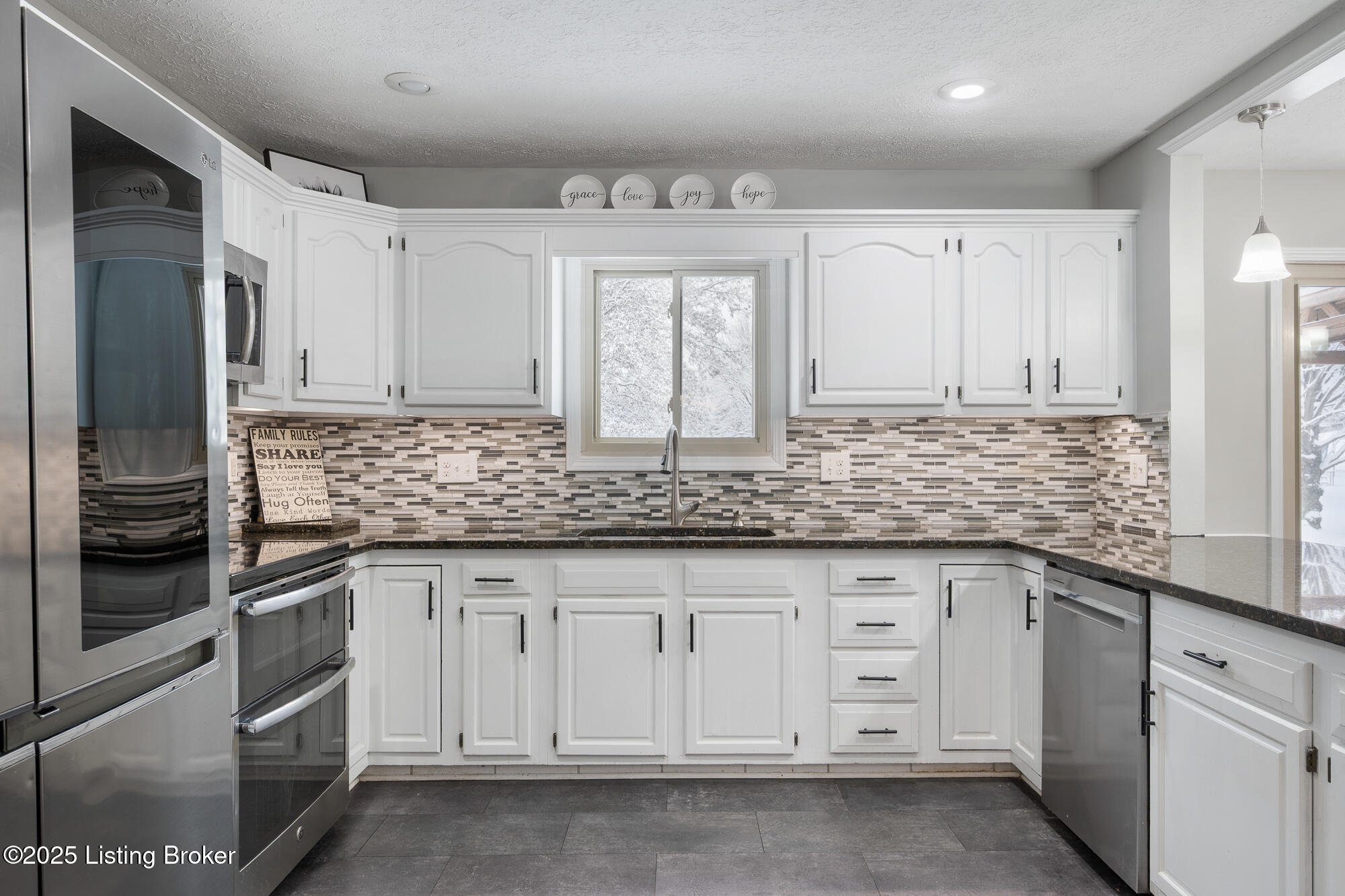 10212 Stone School Road Prospect, KY 40059 - Photo 14 of 46 10212 Stone School Rd_interiors-13