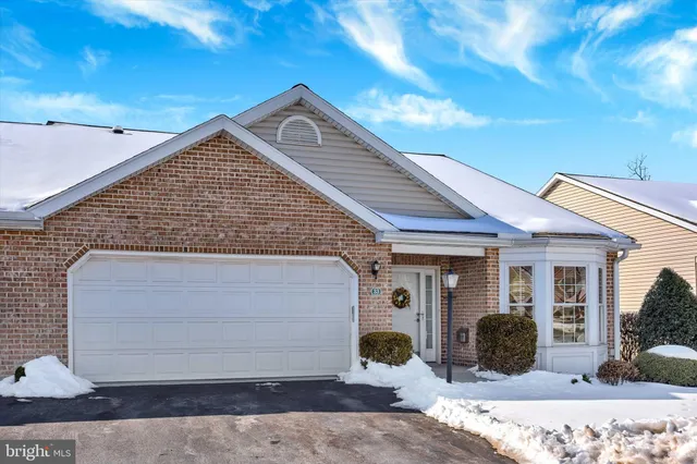 $325,000 | 33 Creek Bank Drive, Mechanicsburg, PA 17050