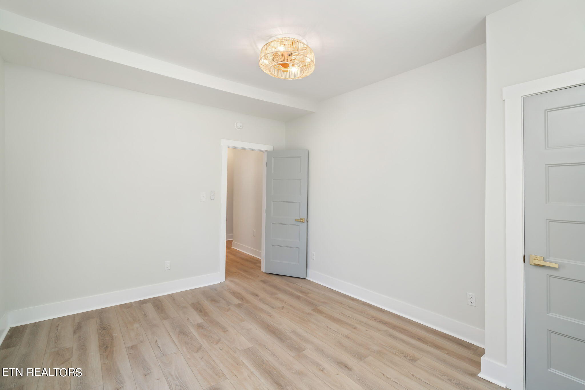 200 Meadow View Road Knoxville, TN 37914 - Photo 20 of 32 31-web-or-mls-200 Meadow View Road-32