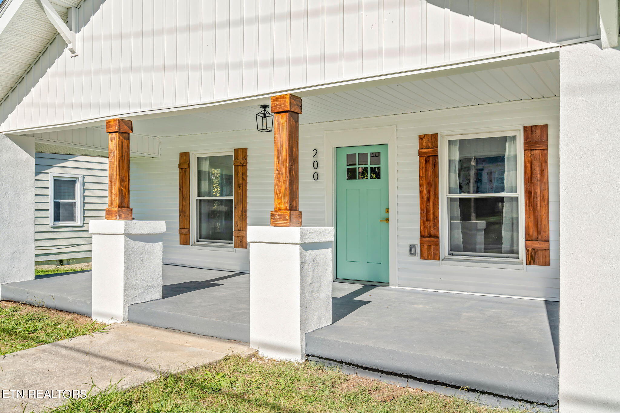 200 Meadow View Road Knoxville, TN 37914 - Photo 3 of 32 6-web-or-mls-200 Meadow View Road-7