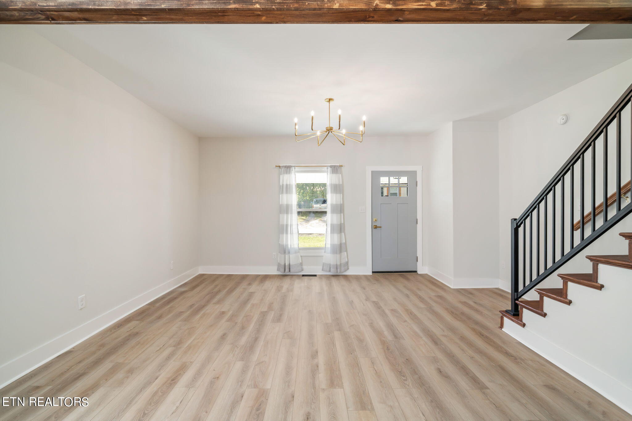 200 Meadow View Road Knoxville, TN 37914 - Photo 8 of 32 16-web-or-mls-200 Meadow View Road-17