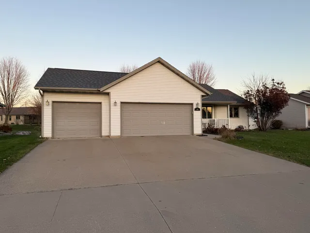 $405,000 | 1907 Viking Avenue, Holmen, WI 54636