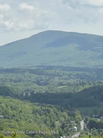 $2,000,000 | 11400 New York 23, Windham, NY 12496