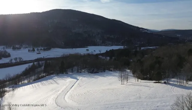 $2,000,000 | 11400 New York 23, Windham, NY 12496