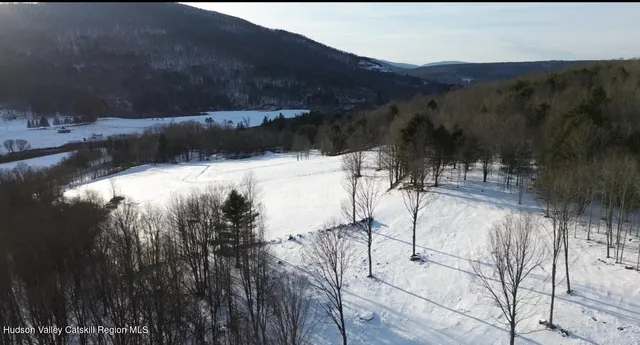 $2,000,000 | 11400 New York 23, Windham, NY 12496