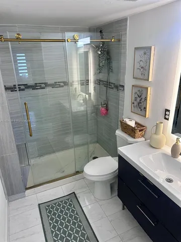 $379,900 | 9340 Fontainebleau Boulevard, Unit 313, Miami, FL 33172