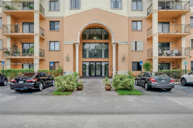 $379,900 | 9340 Fontainebleau Boulevard, Unit 313, Miami, FL 33172