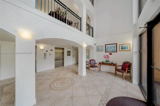 $379,900 | 9340 Fontainebleau Boulevard, Unit 313, Miami, FL 33172