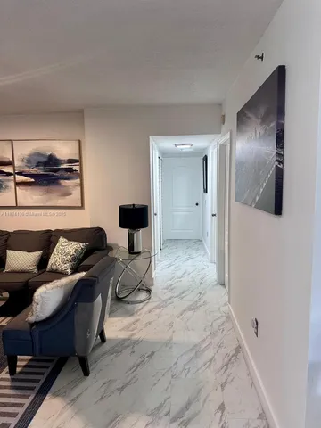 $379,900 | 9340 Fontainebleau Boulevard, Unit 313, Miami, FL 33172