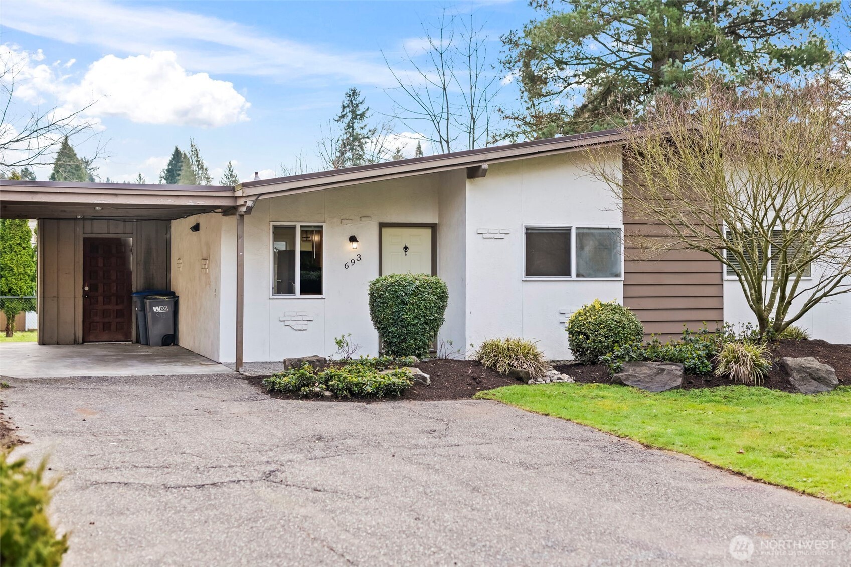 691 Pearl Place Bremerton, WA 98310 - Photo 4 of 37