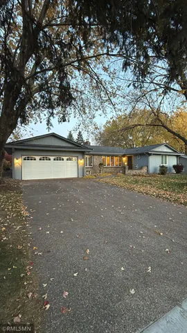 $445,000 | 2231 Queens Drive, Woodbury, MN 55125