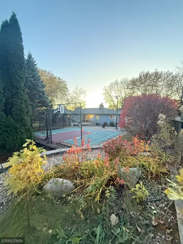 $445,000 | 2231 Queens Drive, Woodbury, MN 55125