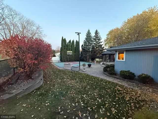 $445,000 | 2231 Queens Drive, Woodbury, MN 55125