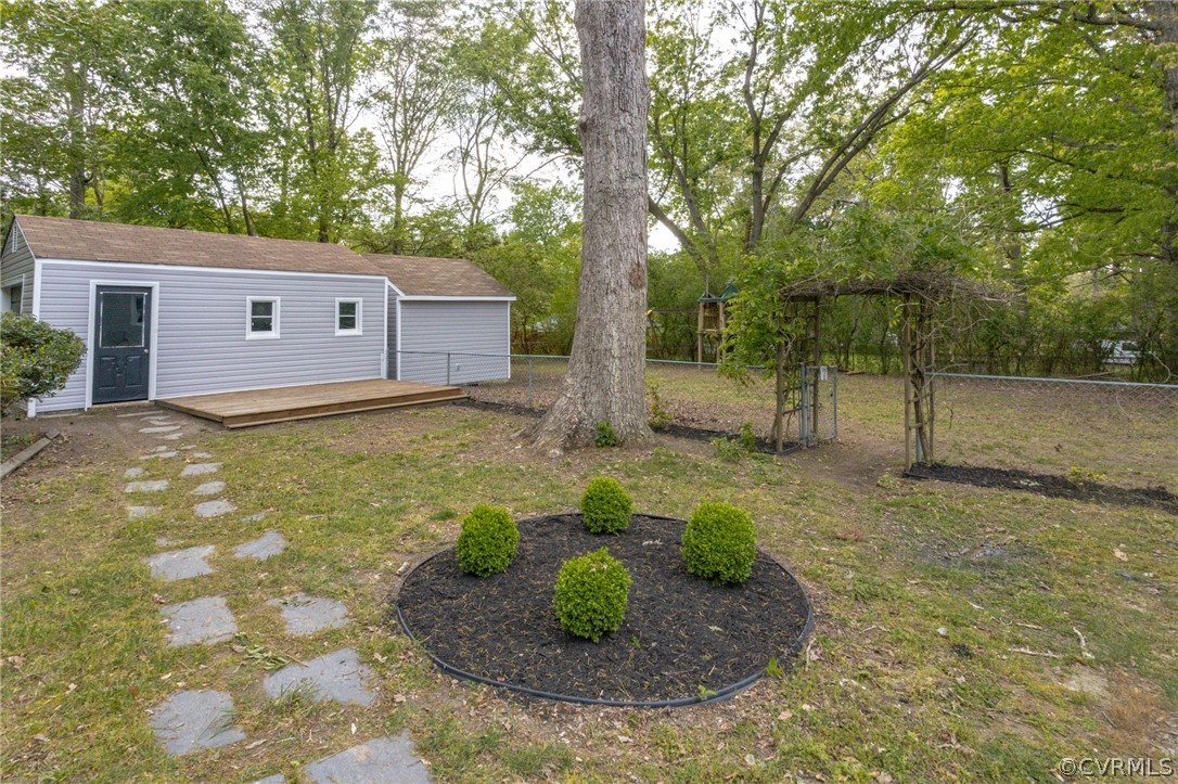 25417 Ferndale Road Petersburg, VA 23803 - Photo 10 of 36 Gallery Image 10