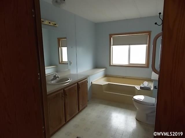 5422 Portland Road Northeast, Unit 54B Salem, OR 97305 - Photo 14 of 15 Gallery Image 14