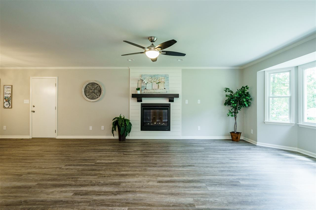 201 Brandywine Drive Raleigh, NC 27607 - Photo 5 of 27 Living Room