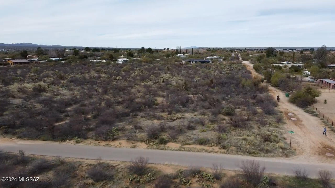 3691 East Rollins Road Tucson, AZ 85739 - Photo 3 of 12
