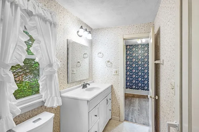 $345,000 | 1168 River Road, Agawam, MA 01001