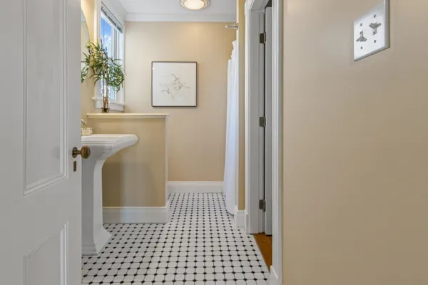 $2,500,000 | 22 Eastern Promenade, Unit 1, Portland, ME 04101