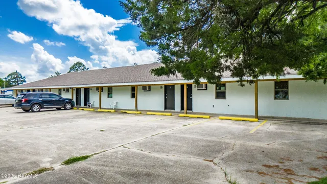 $670,000 | 314 Deare Street, New Iberia, LA 70560