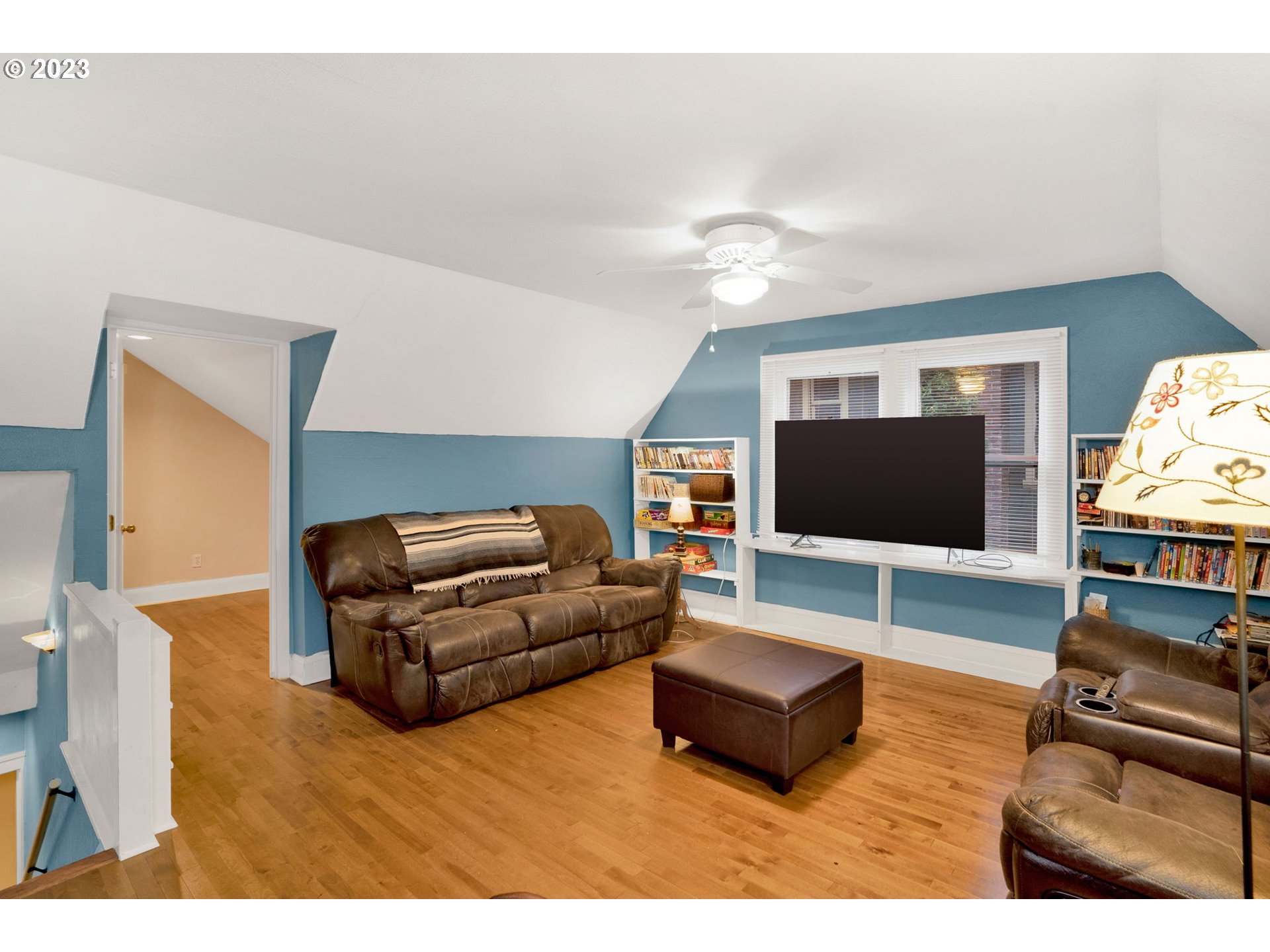 4027 Southeast Oak Street Portland, OR 97214 - Photo 16 of 25