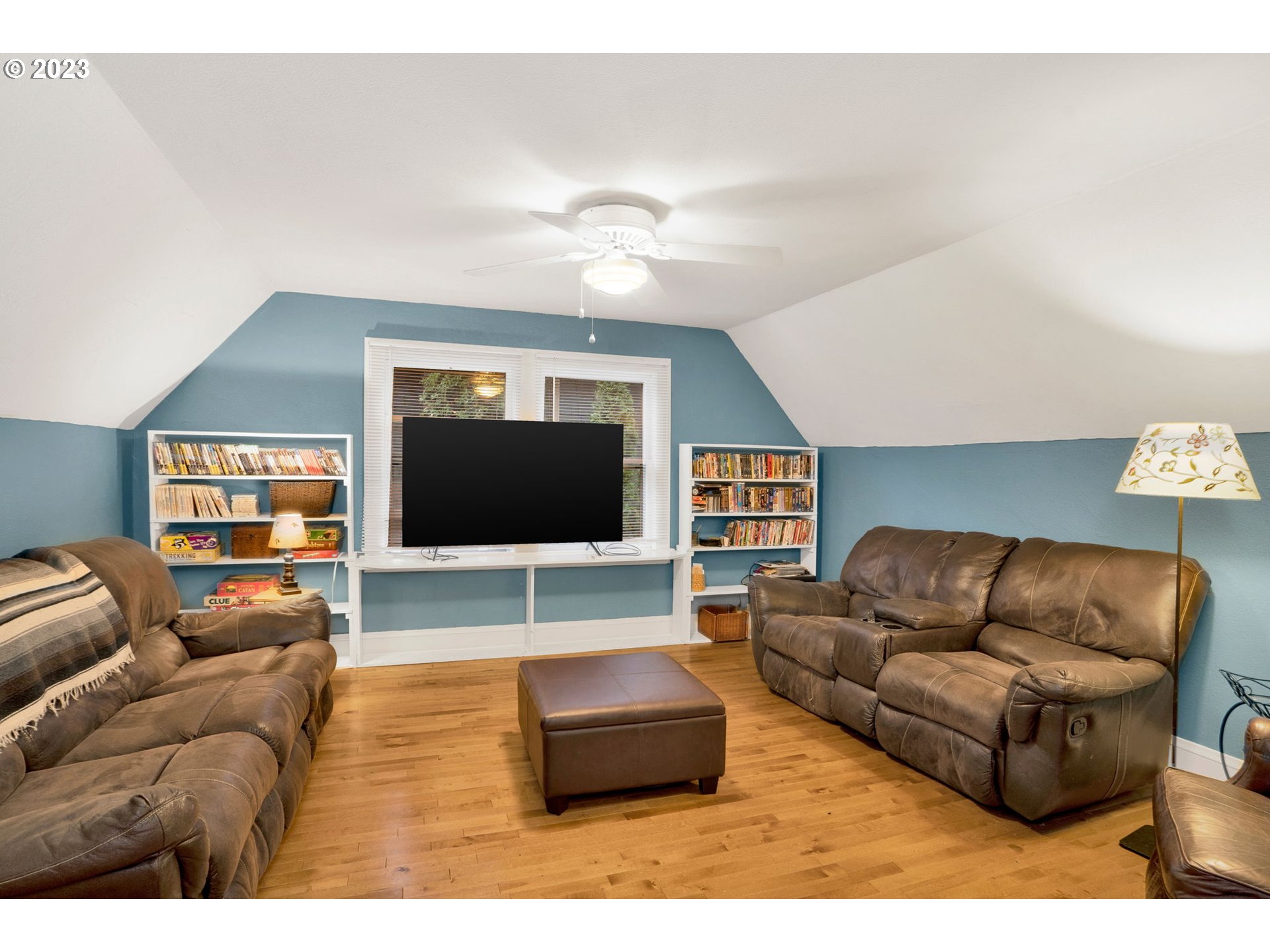 4027 Southeast Oak Street Portland, OR 97214 - Photo 17 of 25