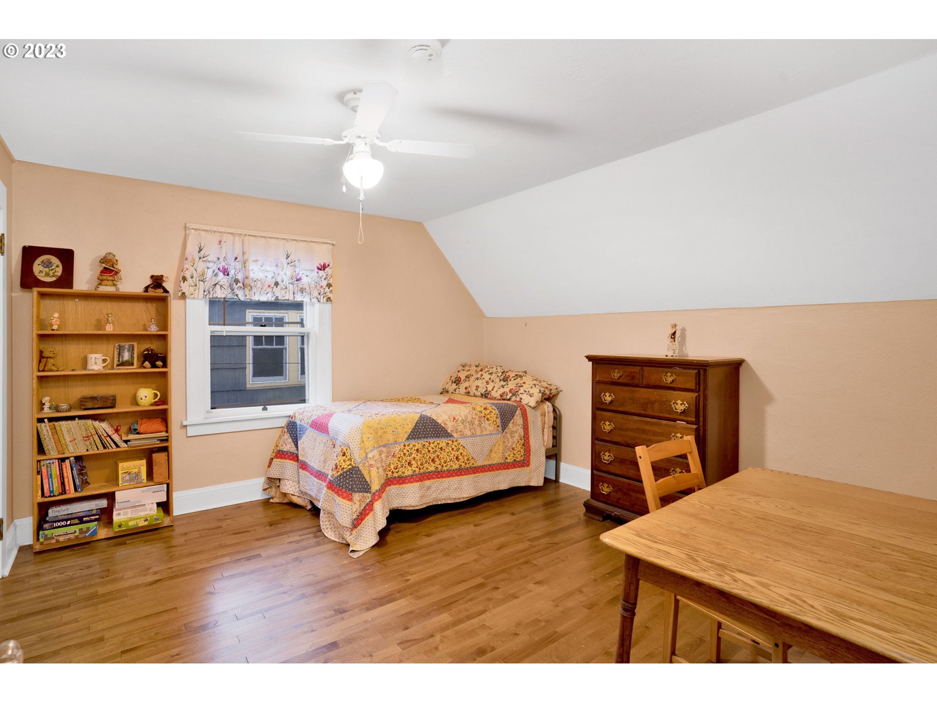 4027 Southeast Oak Street Portland, OR 97214 - Photo 18 of 25
