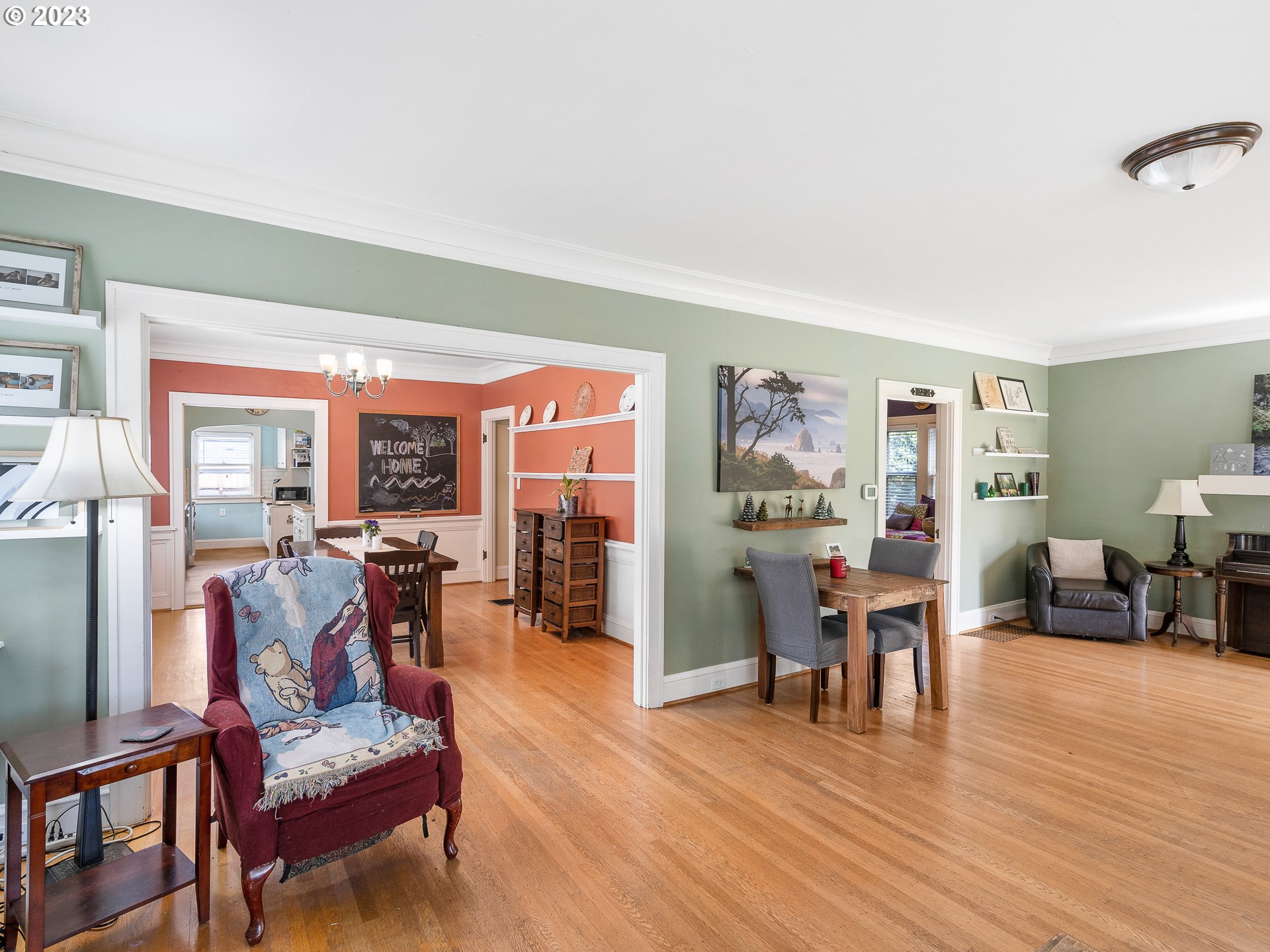 4027 Southeast Oak Street Portland, OR 97214 - Photo 4 of 25