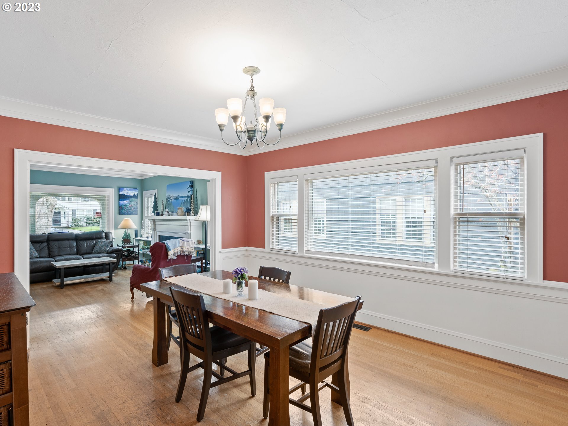 4027 Southeast Oak Street Portland, OR 97214 - Photo 6 of 25