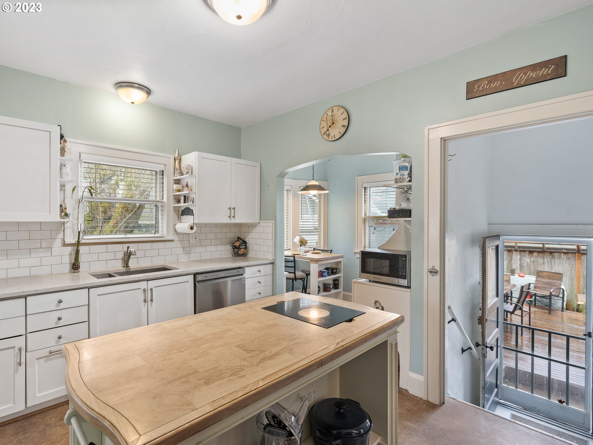 4027 Southeast Oak Street Portland, OR 97214 - Photo 9 of 25