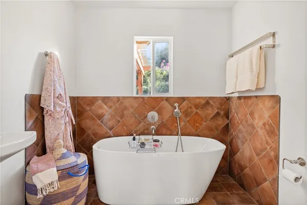 $1,149,000 | 95 Taormina Lane, Ojai, CA 93023