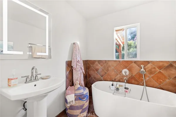 $1,149,000 | 95 Taormina Lane, Ojai, CA 93023