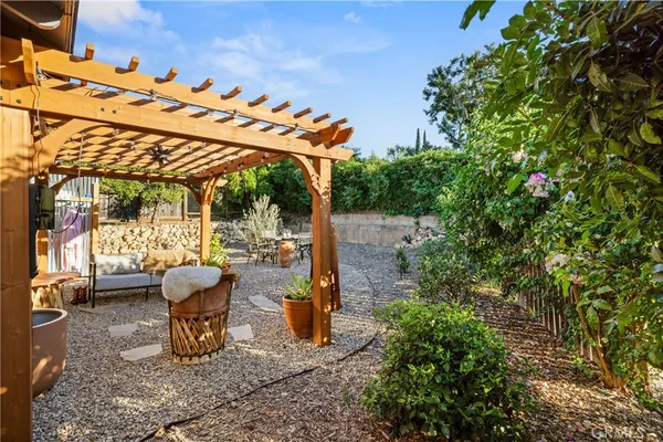 $1,149,000 | 95 Taormina Lane, Ojai, CA 93023